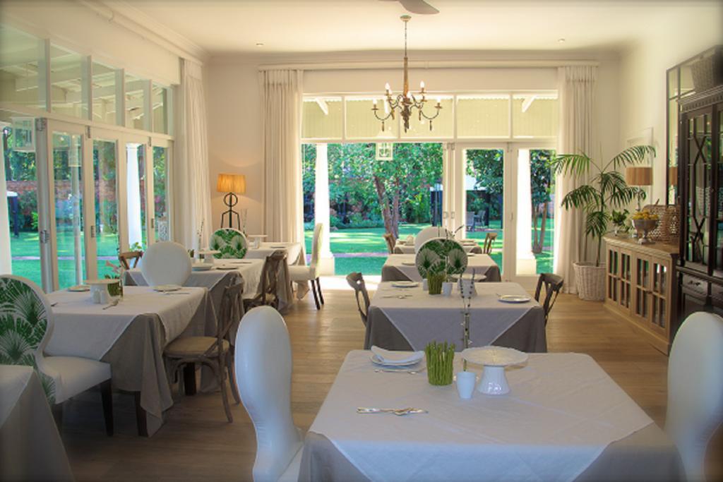 Highlands House Hotel Harare Bagian luar foto