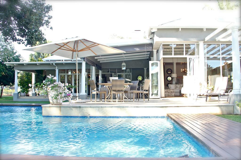 Highlands House Hotel Harare Bagian luar foto